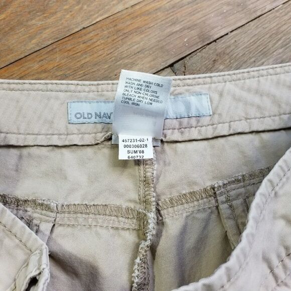 Old Navy crop shorts closes on side mid-rise 4 - Picture 2 of 7